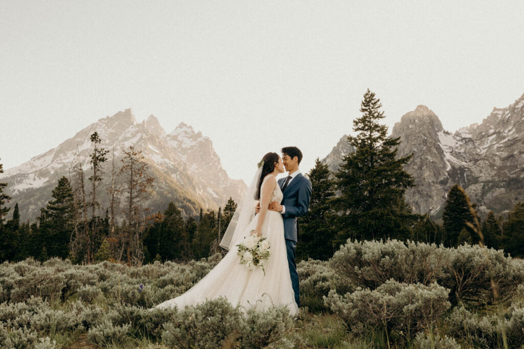 Spring Wedding at Wildflower Lodge | Chris & Kathleen - Erin Wheat Co.